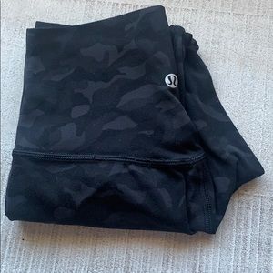 Luluemon Align Crop 21”. Size 2. Incognito camo